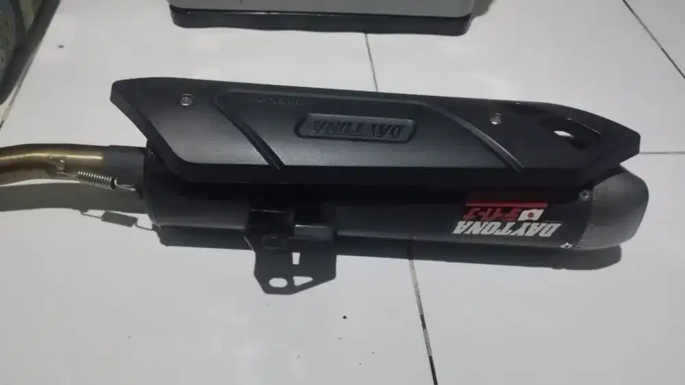 Knalpot vario 125/150 LED Daytona Racing ori