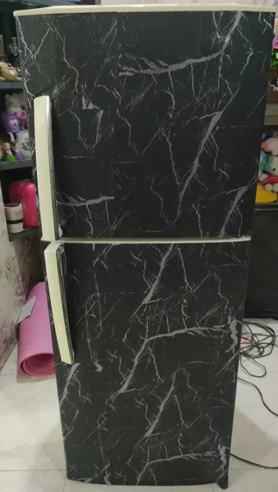 Kulkas 2 pintu merk LG siap pakai