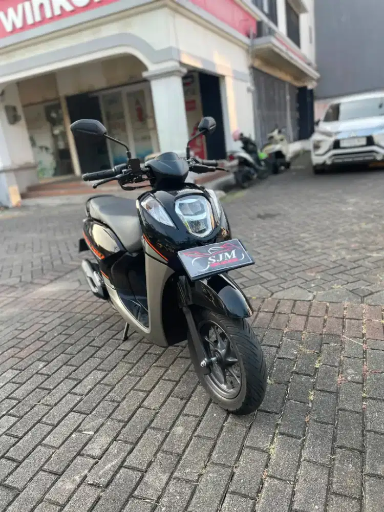 HONDA GENIO CBS 2025 KM 5K ASLI