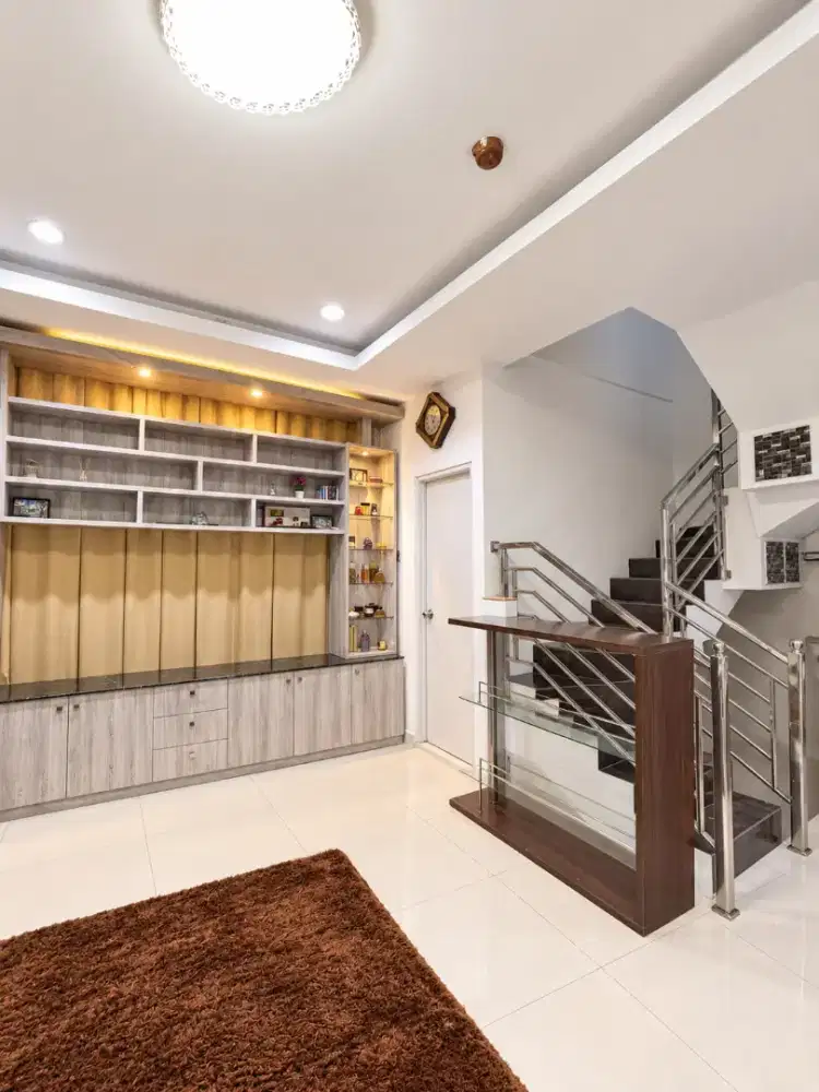 FORSALE PENTHOUSE 2 LANTAI APARTEMEN PURI PARK VIEW