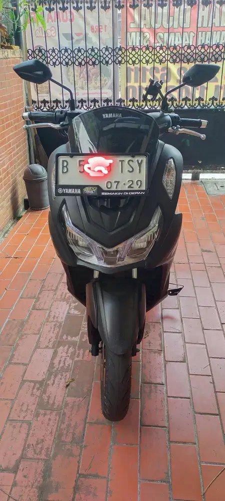 Lexi Lx S warna hitam 2024