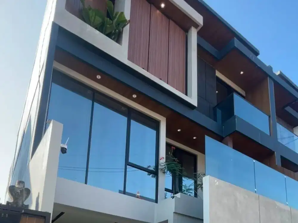 RUMAH FULLY FURNISHED DI PUSAT KOTA DENPASAR RENON