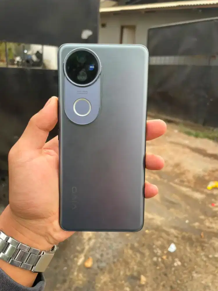 Vivo V50 5G murah