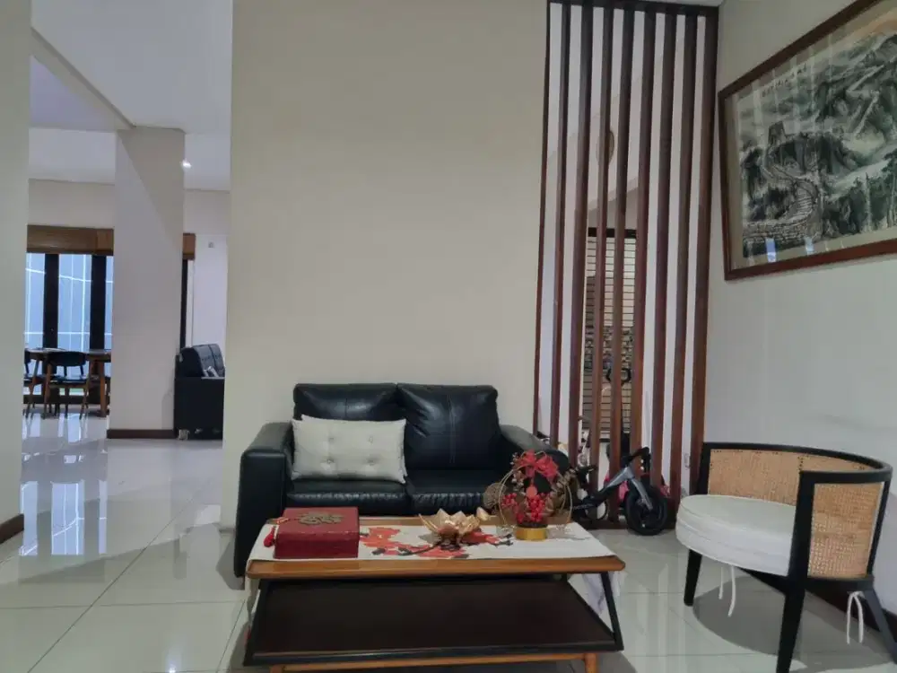 Di jual rumah mewah 2 lantai di cluster asia tropis harapan indah Bekasi