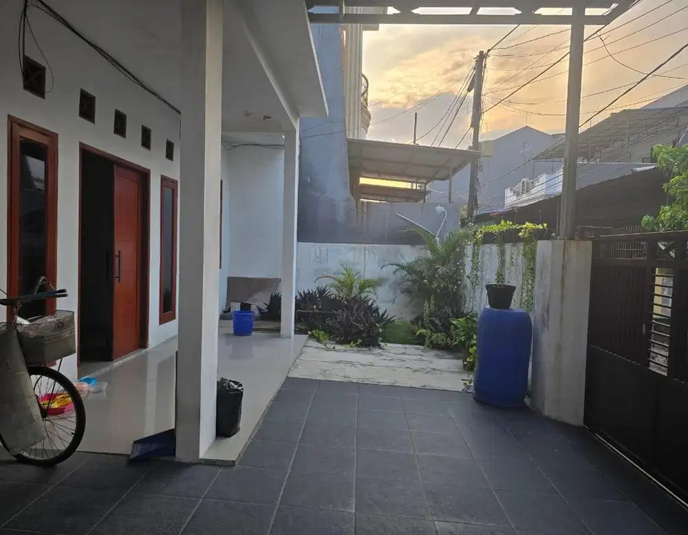 Rumah Jakpus lokasi bagus pas buat hunian dan usaha,nego sampe deal.