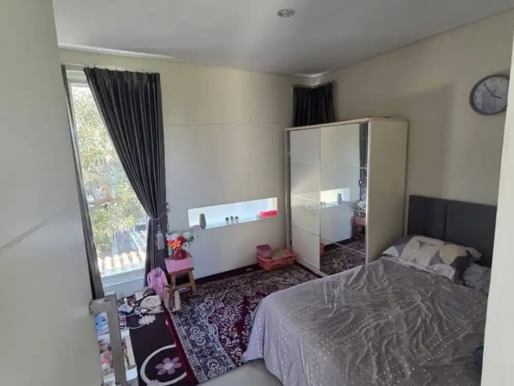 Disewakan Rumah Bukit Palma Citraland 2 lantai ada 2 ac 2 kasur semi furnished