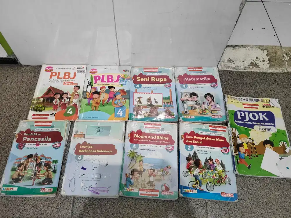Buku paket kelas 4