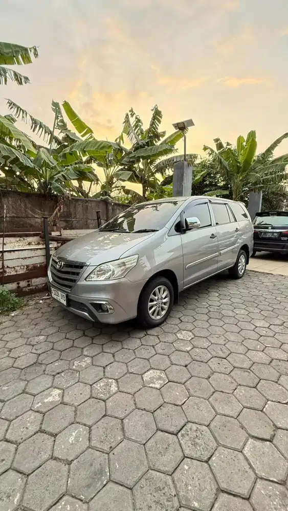 Toyota kijang innova E 2.0 AT