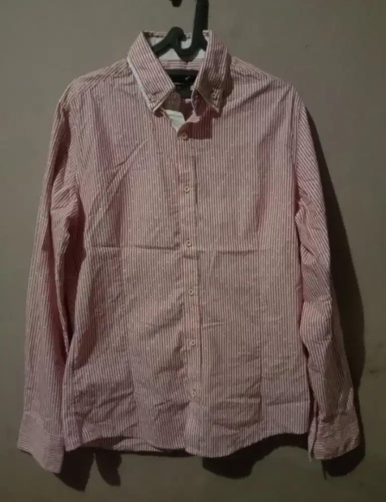 Kemeja salur merah Pierrox