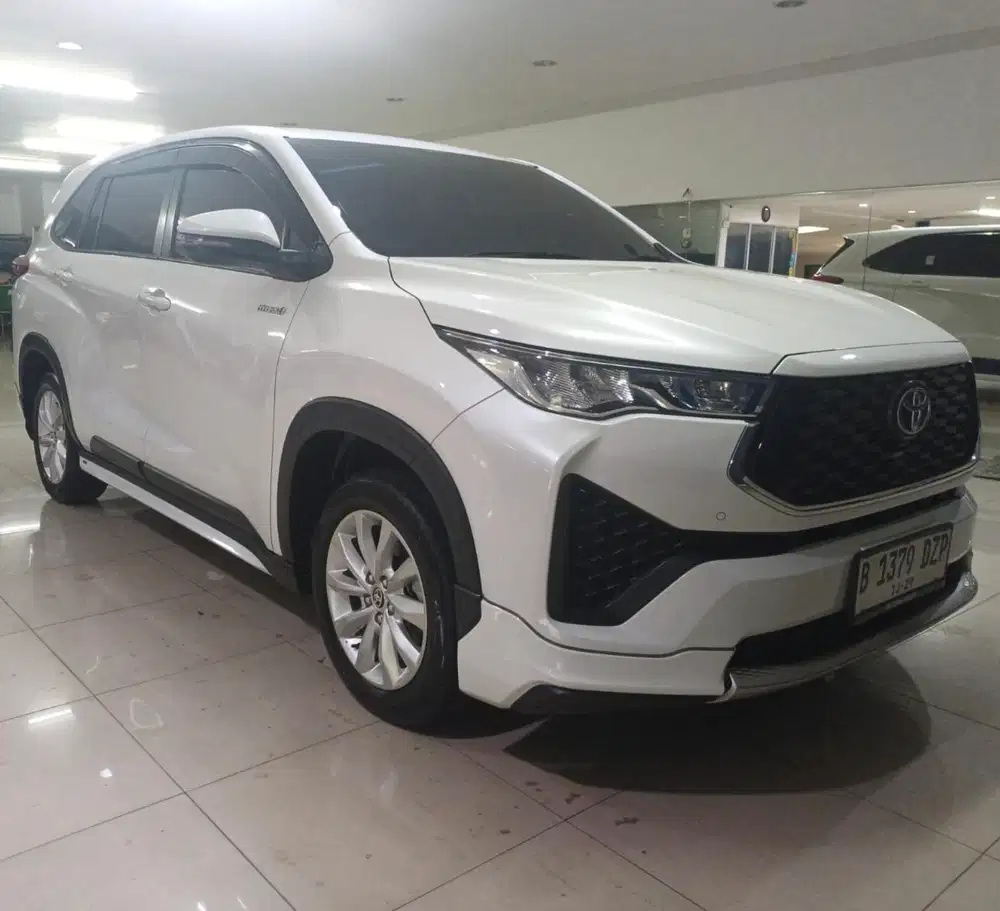 Innova zenix V Hybrid Modelista 2024 kilometer rendah dan antik