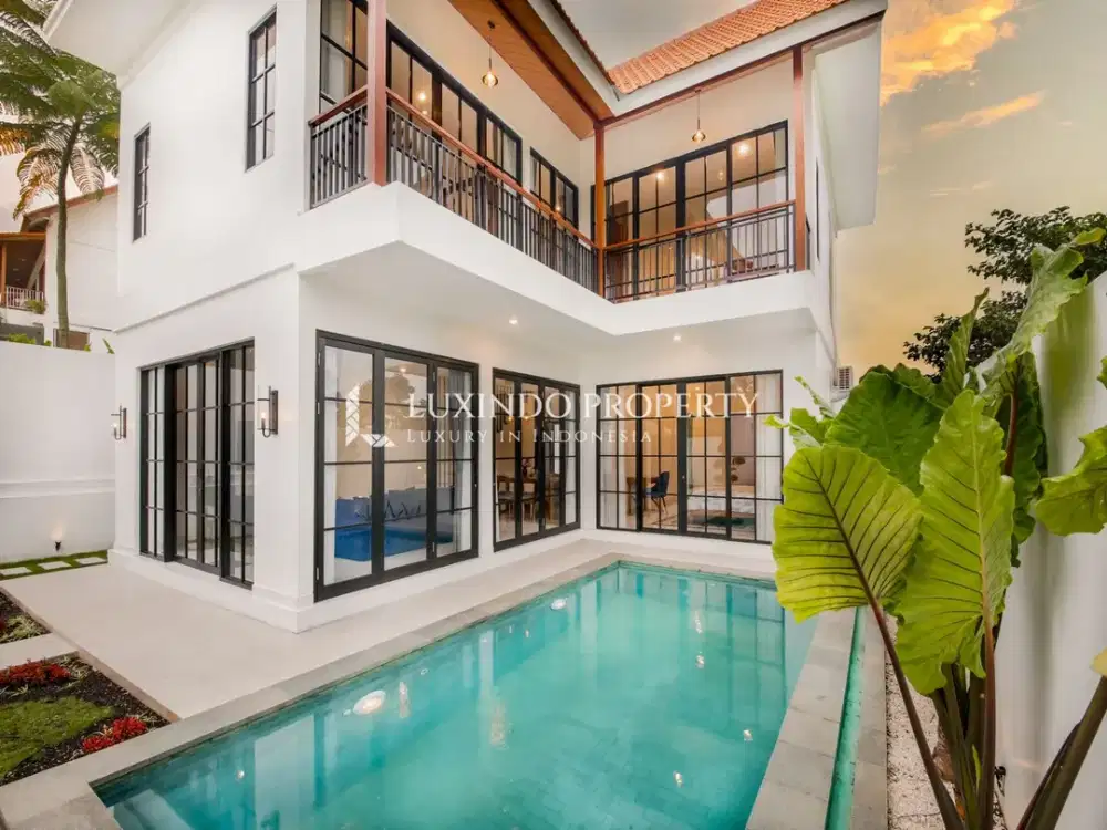 DISEWAKAN TAHUNAN VILLA DENGAN 3 KAMAR TIDUR DI CANGGU