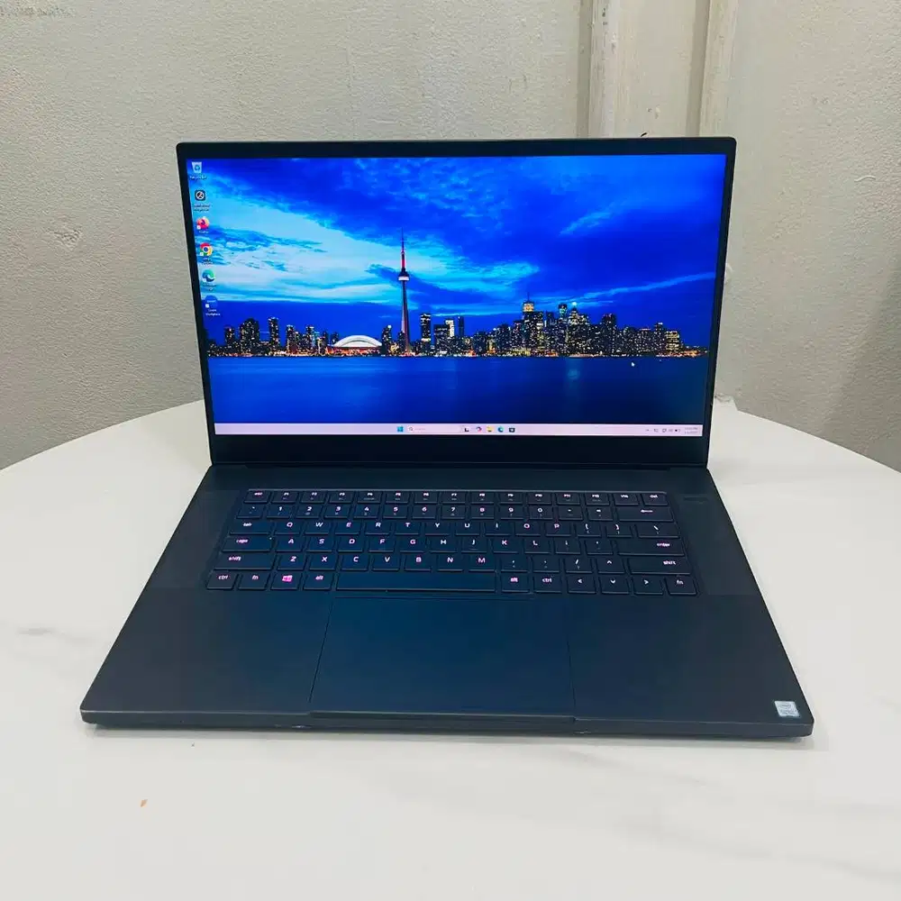 RAZER BLADE 15 BASE i7 gen8 Ram 16Gb Ssd 256GB DUAL VGA 15 INCI *REC