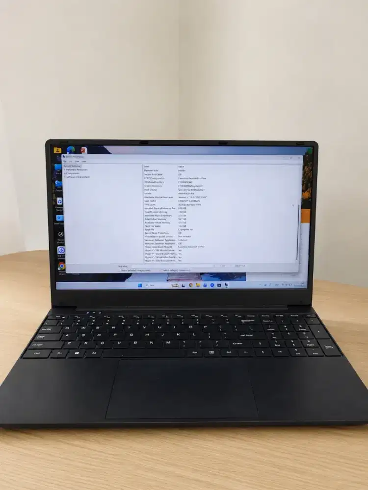Laptop 15,6 RAM 8GB SSD 256GB | Mulus | Lengkap Dus & Charger