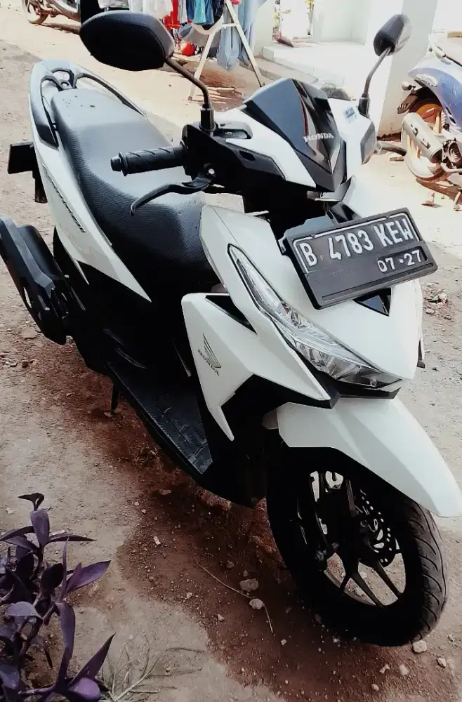 Vario 159 LED old putih