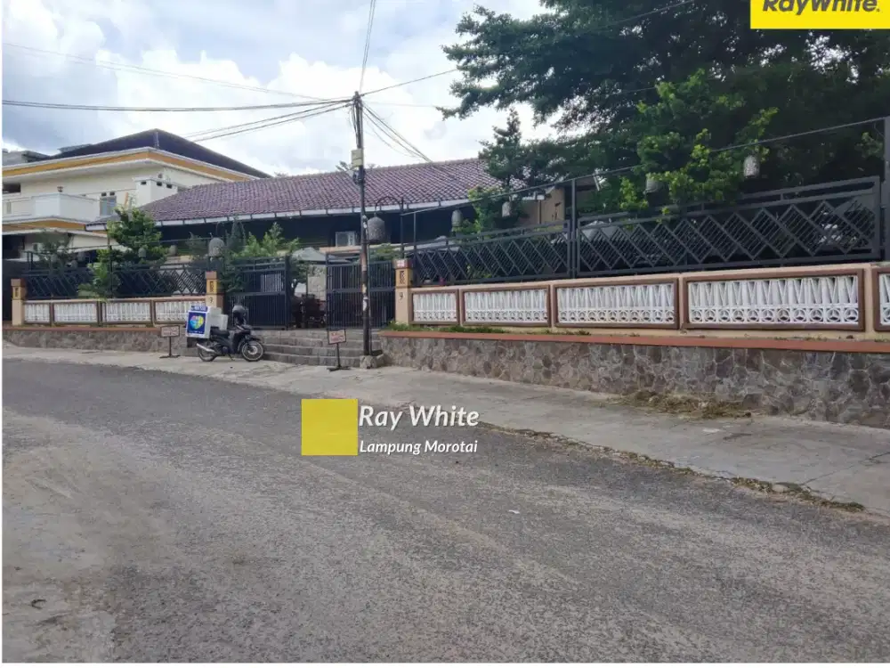 Dijual Tanah da Bangunan di JL. Way Sungkai, Pahoman, Enggal, Bandar Lampung (Kode : HRO 3654)