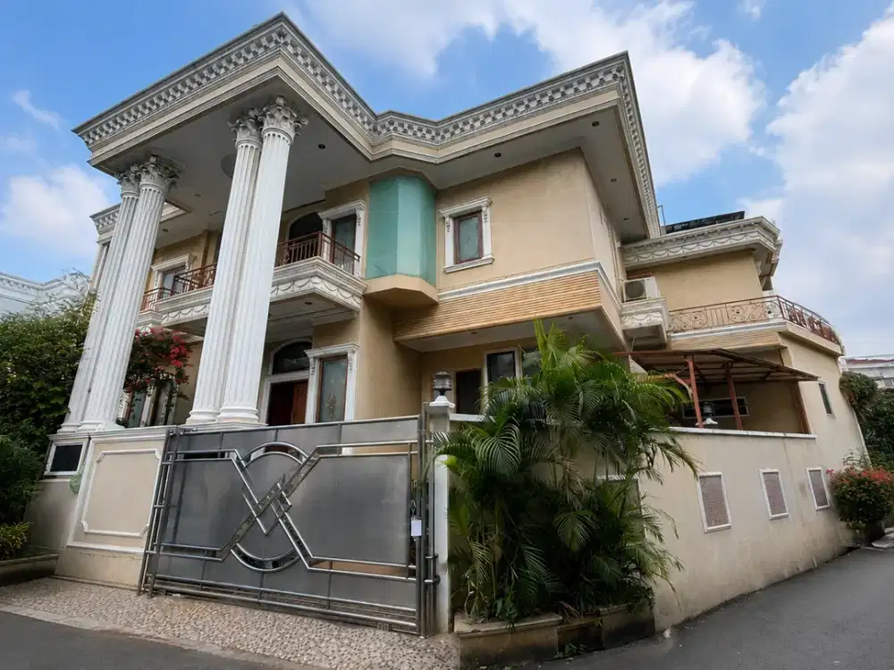 Rumah 3lt luas 17x16 272meter 4KT Grogol Petamburan Jakarta Barat