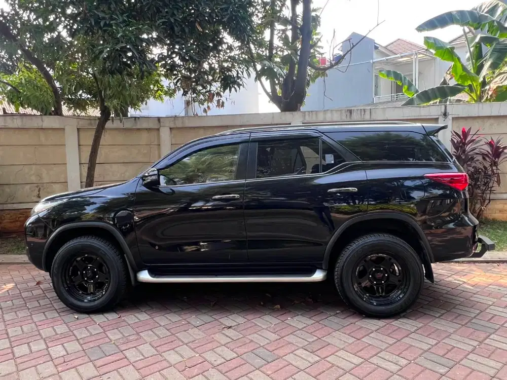 FORTUNER 2.4 VRZ Automatic 2017