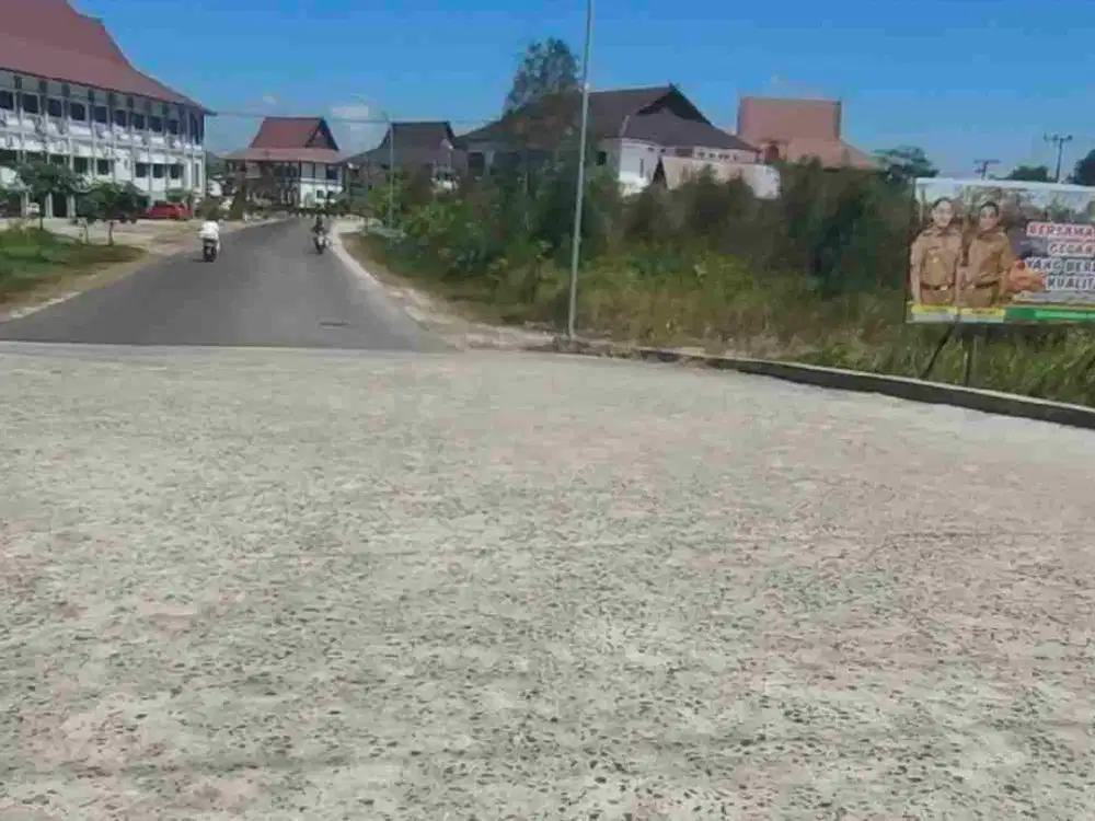Jl. Soekarno induk dekat perkantoran pemko, kantor partai, kampus STAH, STAIN Uk. 33x90 SHM (Ahmad Dody)
