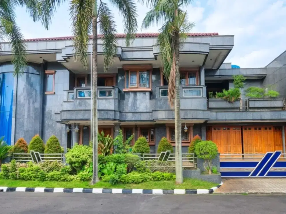 Rumah Hoek 2lt luas 632meter 5KT Perum Tanjung Barat Indah Jagakarsa Jakarta Selatan