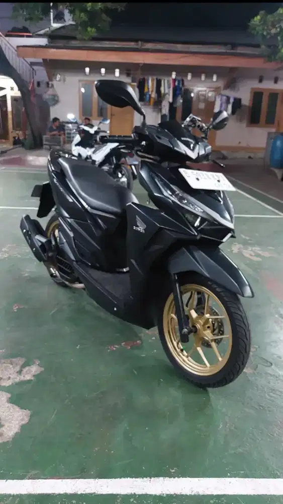 Vario 150 tahun 2017 body mulus mesin alus ss lengkap pajak hidup