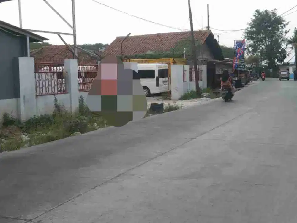 Dijual Tanah : - luas tanah 696 m2 / SHM , 
- harga 6,5 jt / per meter
- saat ini sedang di sewa s.d bln des 26, dan tidak di perpanjang 
- lebar muka 21 m
- lebar jalan 10 m bisa masuk konteiner