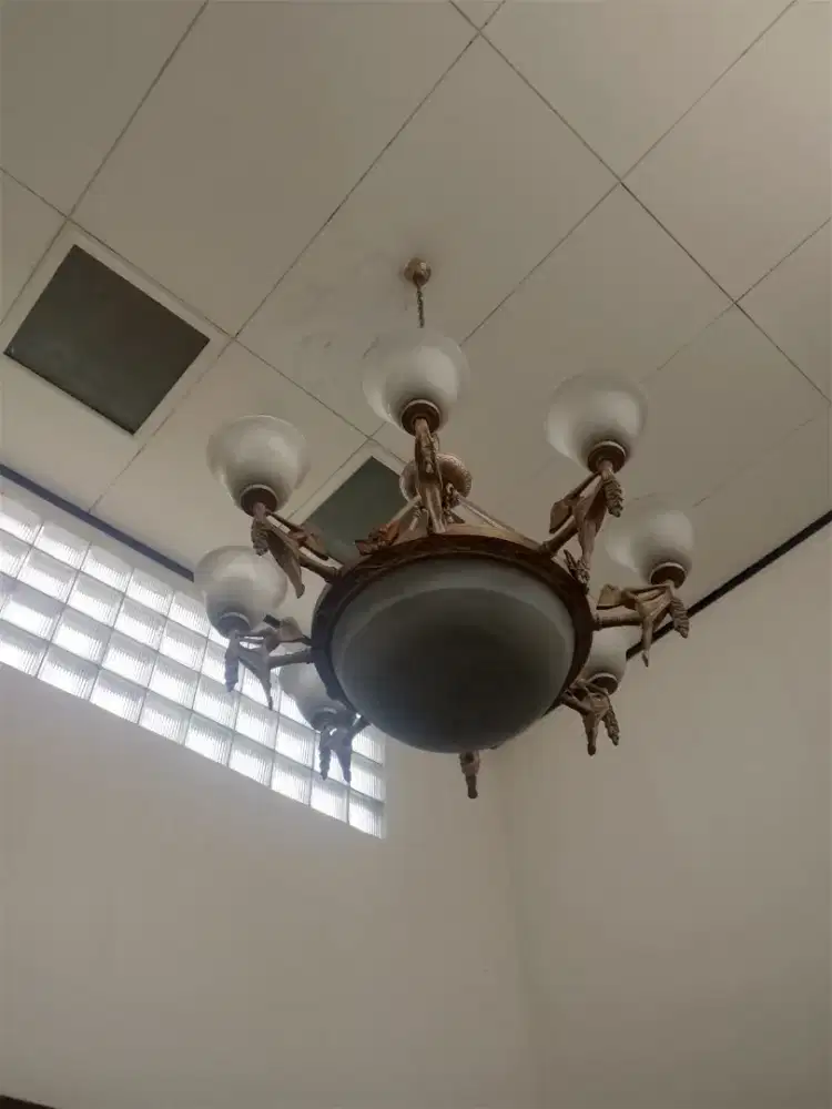 Lampu Gantung Klasik 8 Titik