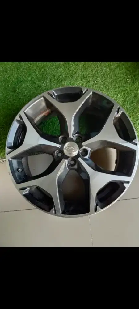 Assalamu'alaikum,yang perlu velg Ori Subaru Forester hanya 6.5jt 4Velg