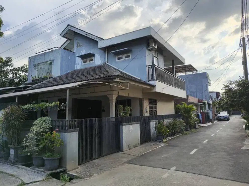 Rumah Siap Huni -  Lokasi Strategis - Bekasi - 2 lantai