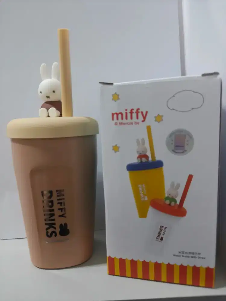 Gelas kopi Miffy