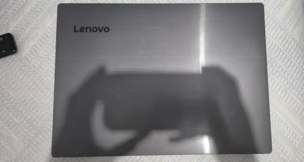 Lenovo V330-14ARR ryzen 5 2500u SSD 512gb3.