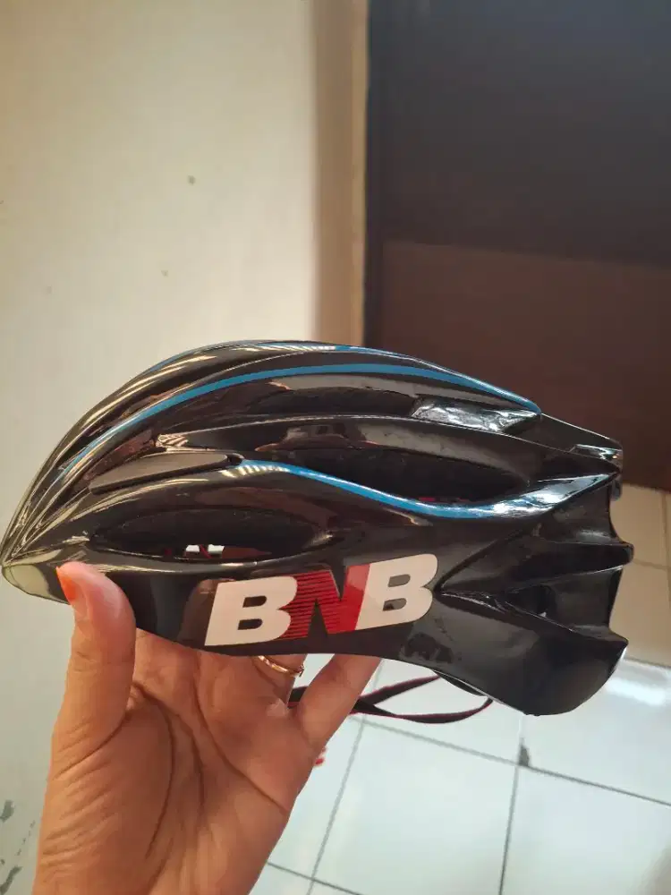 Helm sepeda BNB