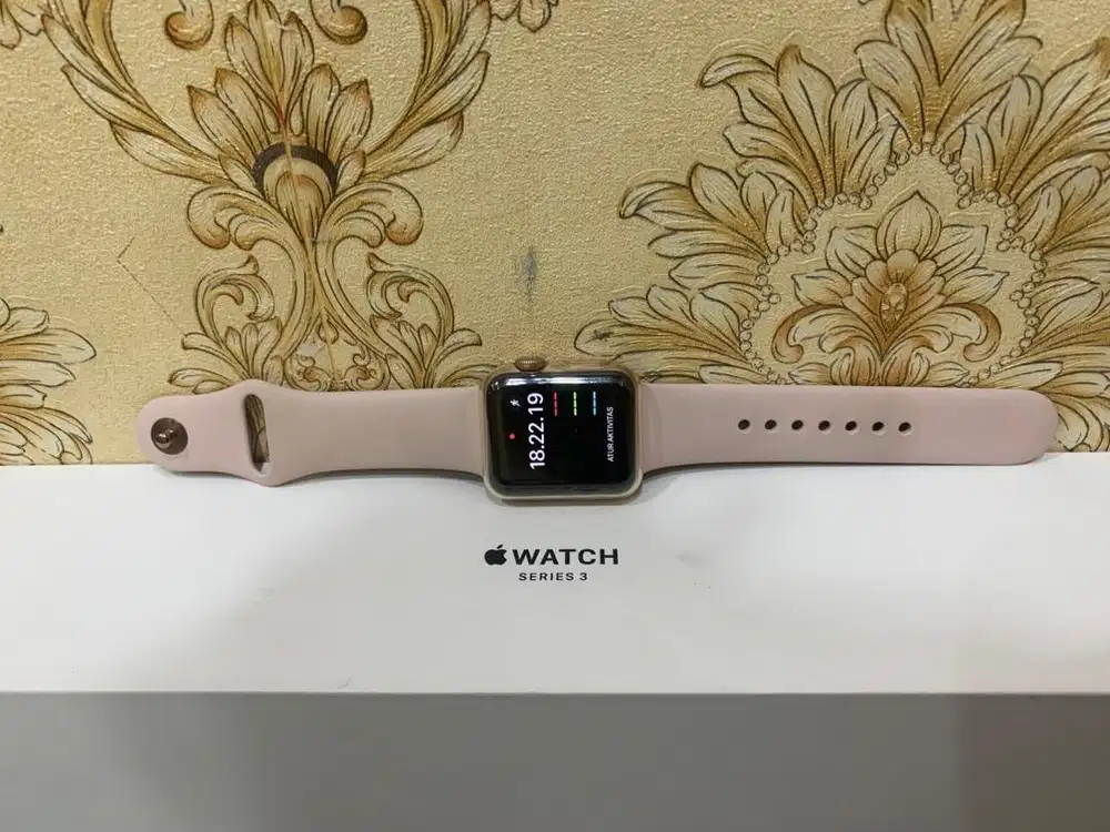 Second Like New Apple Watch Series 3 42 MM iBox