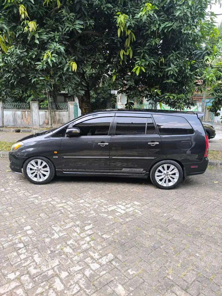 Toyota Kijang Innova 2005 Bensin