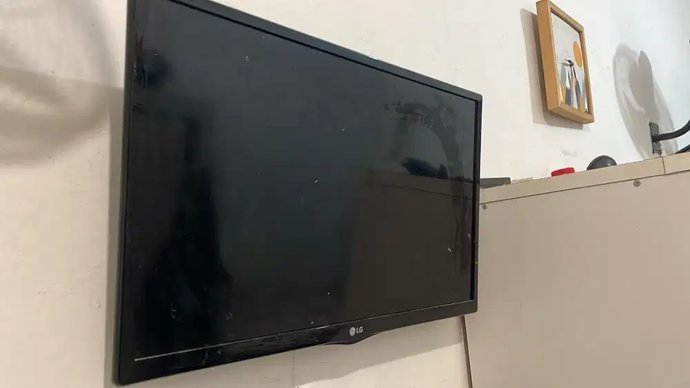 TV LED 24 inch merek LG