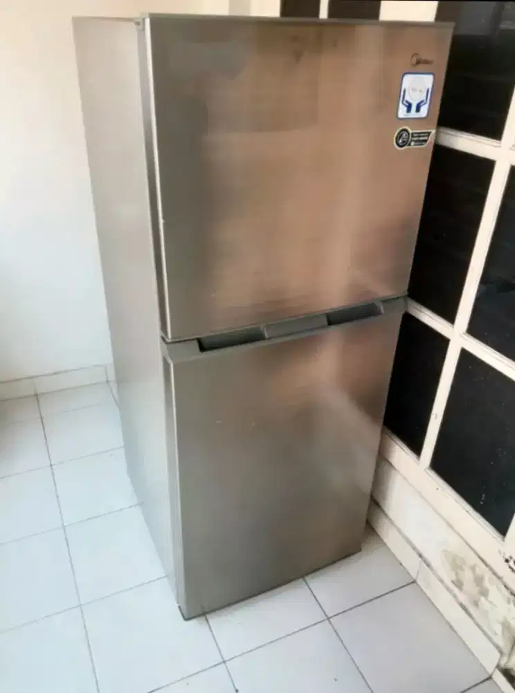 DI JUAL KULKAS 2 PINTU MEREK MIDEA