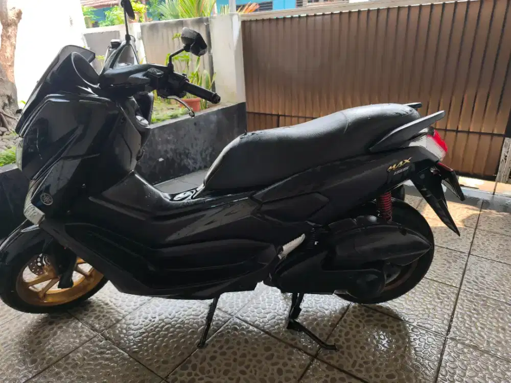 FOR SALE YAMAHA NMAX 2018 14JT NEGO
