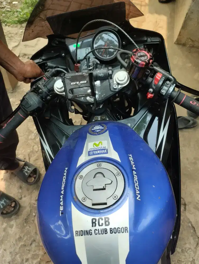Juak Aja Yamaha R15