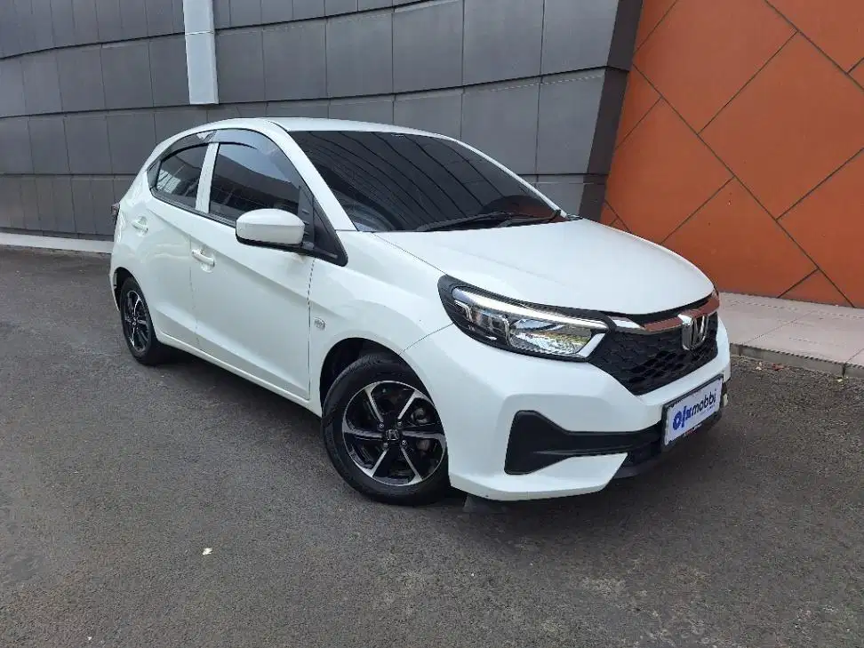LOW DP Honda Brio Satya 1.2 E Bensin-AT 2023 WIV B