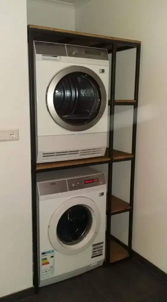 Dudukan mesin laundry