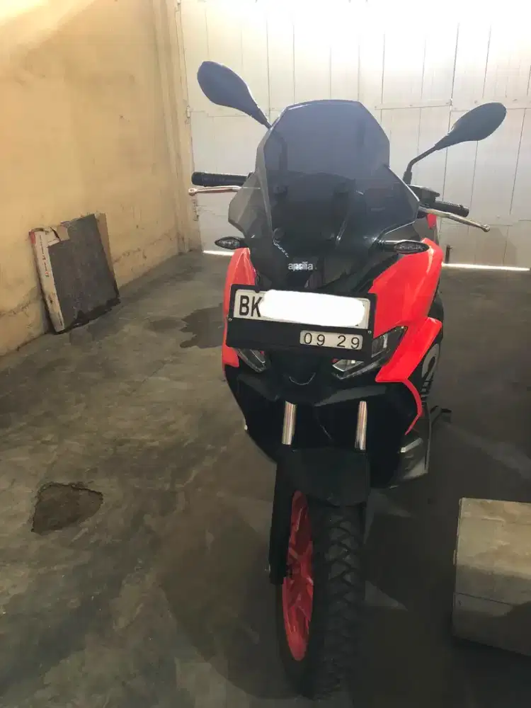APRILIA SR GT-200 -- Like New !