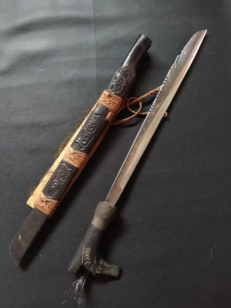 Mandau asli Kalimantan