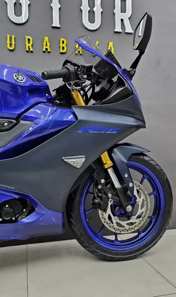 Sport Bike YAMAHA R15 V4