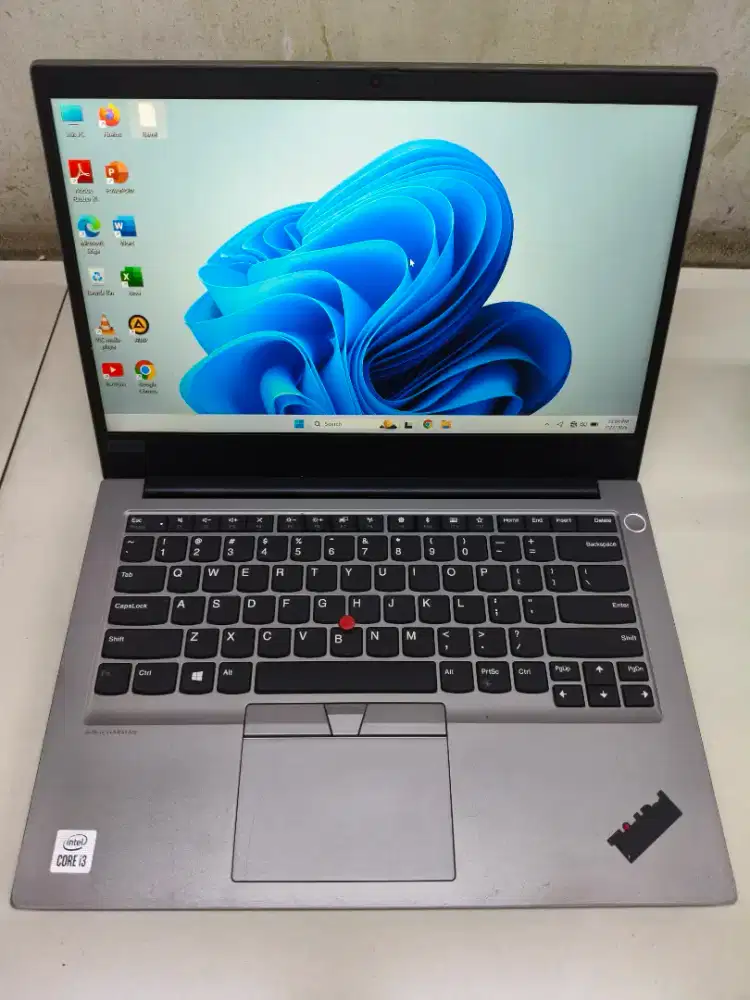 Lenovo Thinkpad E14, Core i3 gen10, Ram 8Gb, SSD 256Gb layar 14 inch