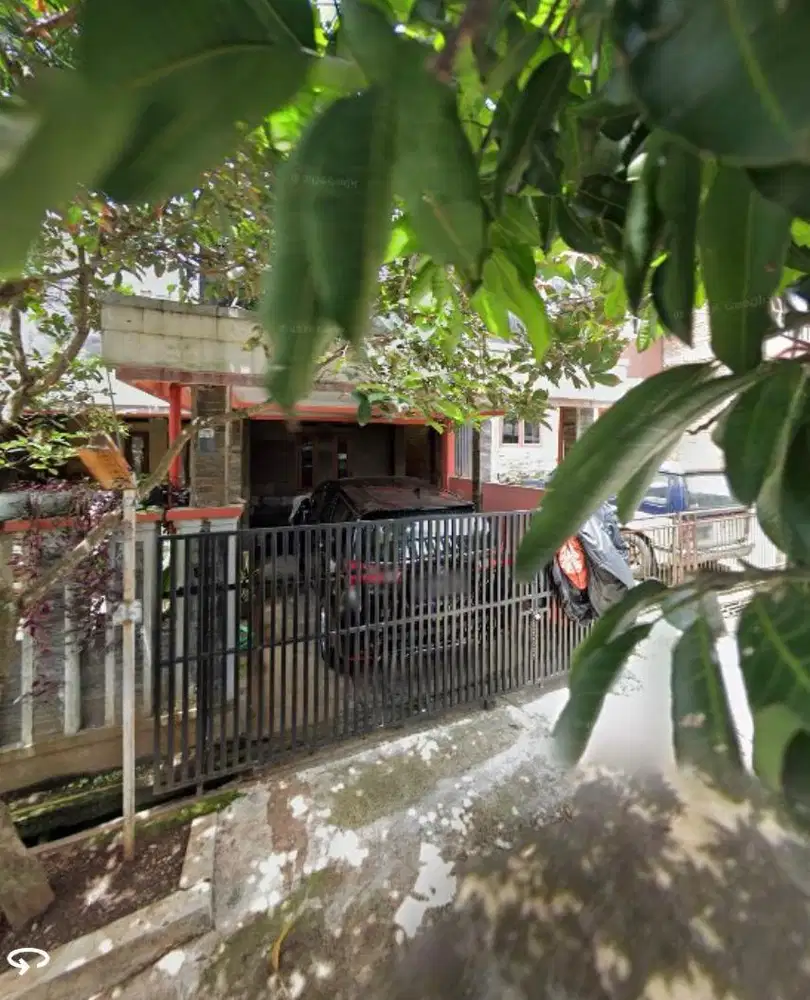 Disewakan rumah rapi bersih terawat di Komplek Giri Mekar Permai
