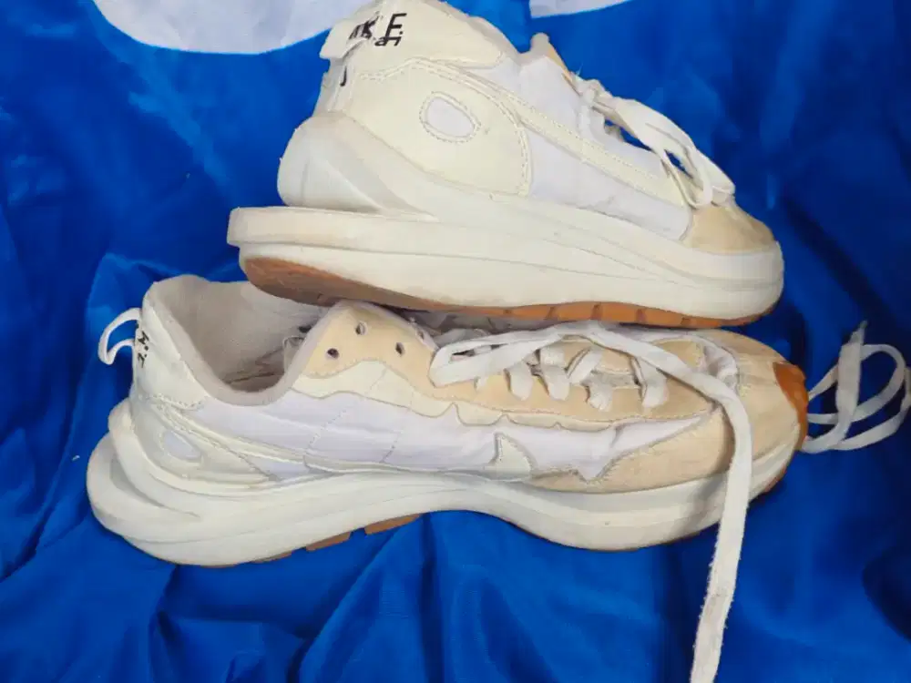 SEPATU NIKE SACAI