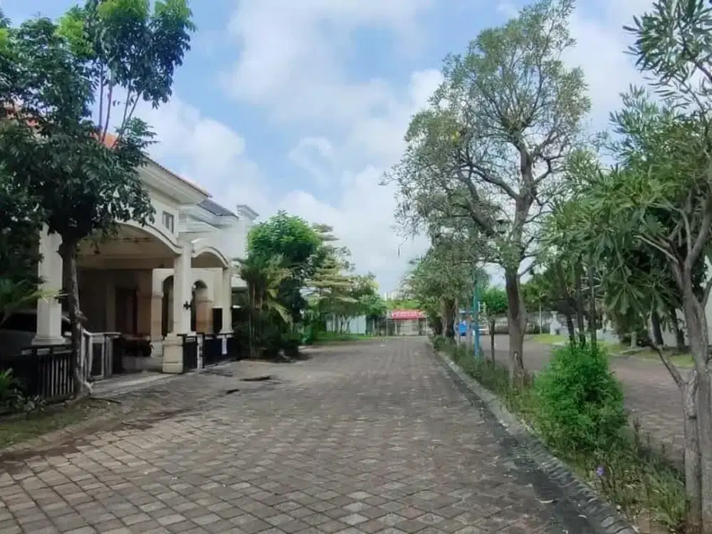 Dijual Murah Rumah Strategis & Mewah di Regency 21 Arief Rahman Hakim, Sby