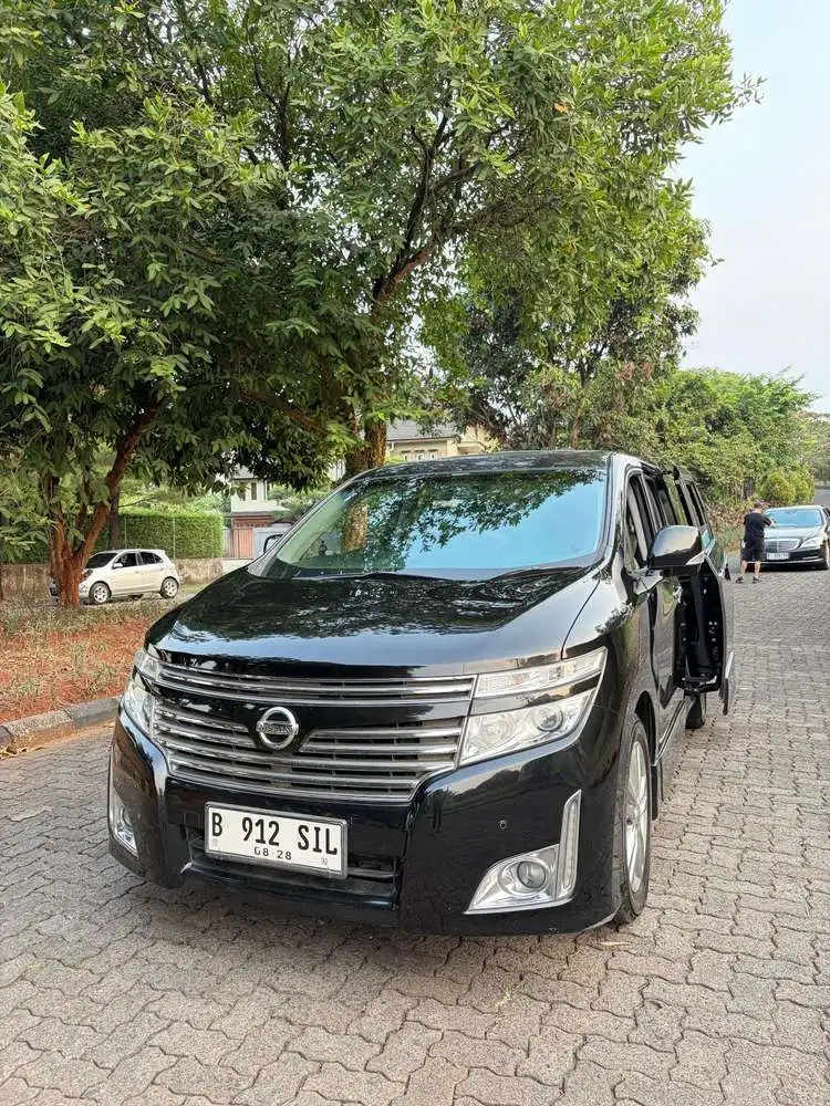 CASH - Nissan Elgrand 2013 Bensin - Pajak 08-2027