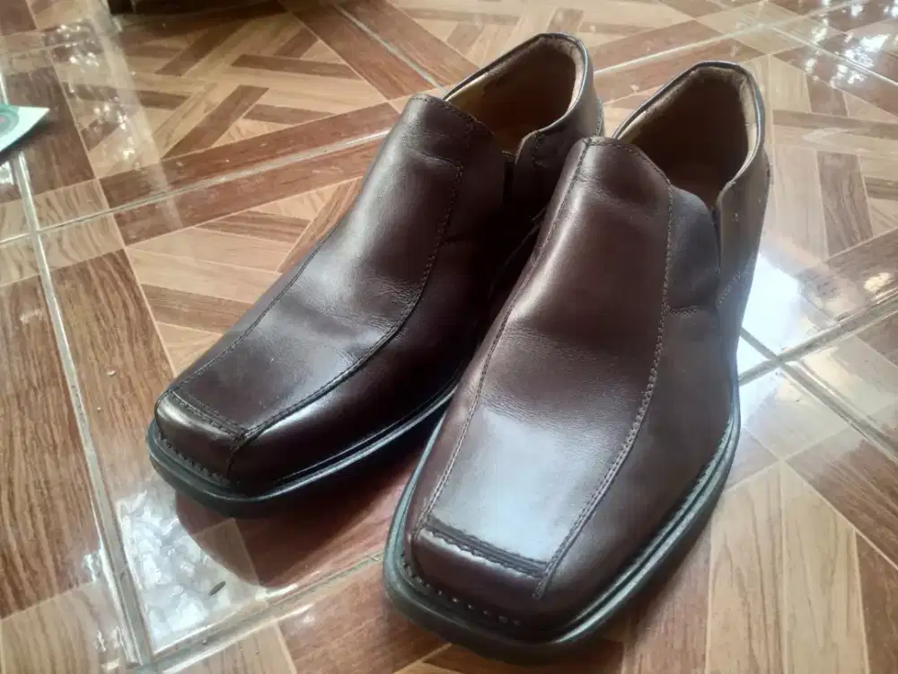 SEPATU KERJA MERK BATA NO 42 (PREMIUM)