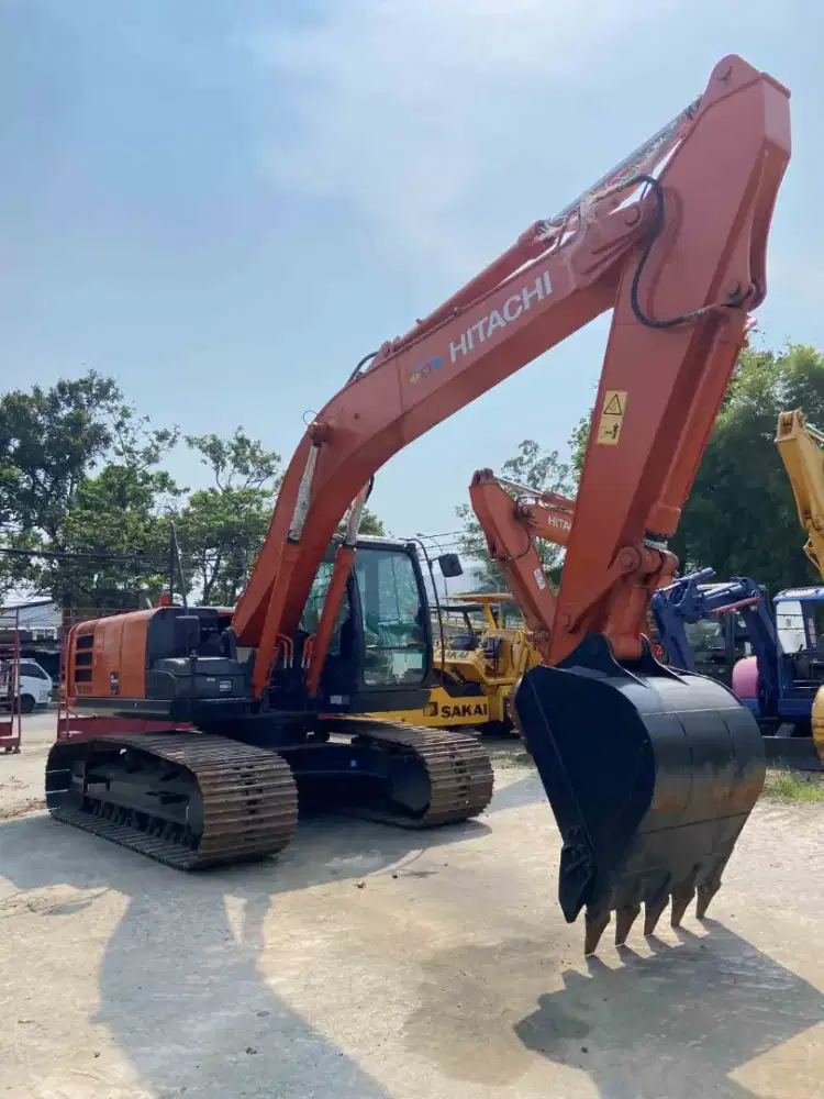 Hitachi Zaxis200-5G Tahun 2024