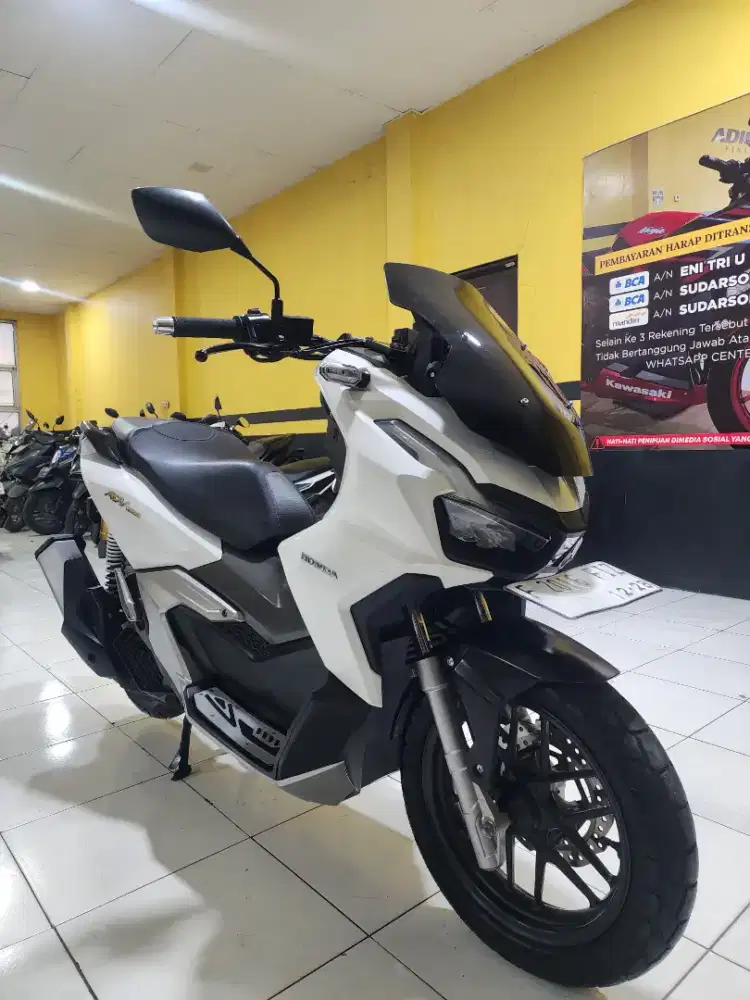 READY ADV 160 CBS KM LOW
